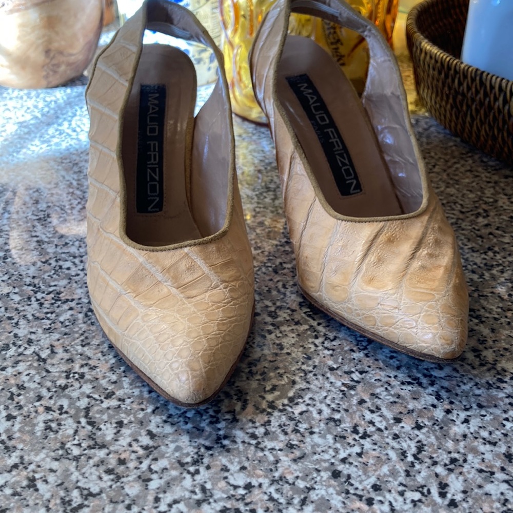AUTHENTIC CROCODILE IN CREME!